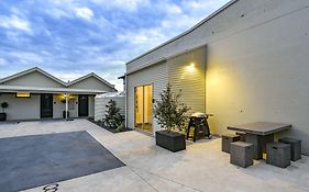 Aloha Central Premium Studios