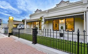 Aloha Central Premium Studios